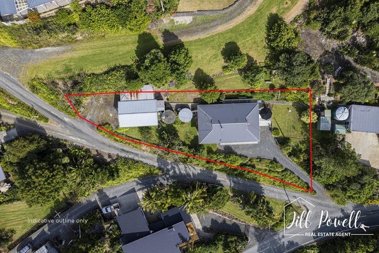 Photo of property in 2 Cliff Street, Pahi, Paparoa, 0571