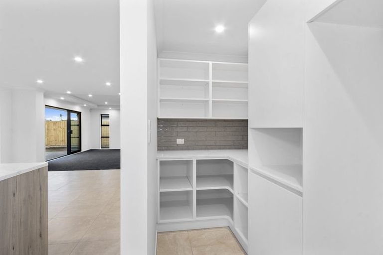 Photo of property in 10 Salkeld Place, Woodend, 7610