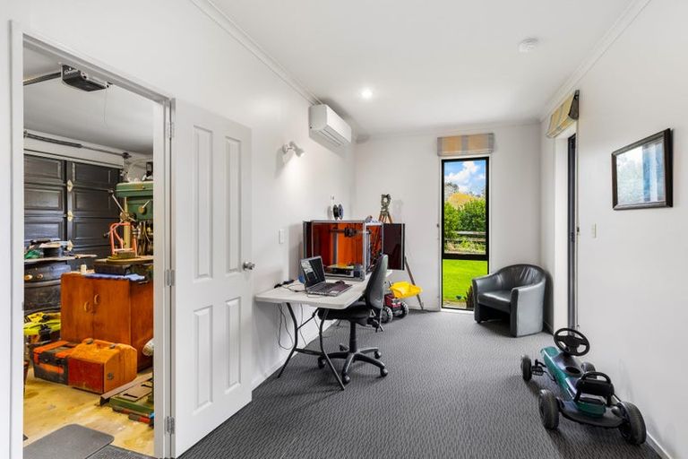 Photo of property in 41 Whangaparaoa Road, Red Beach, 0932