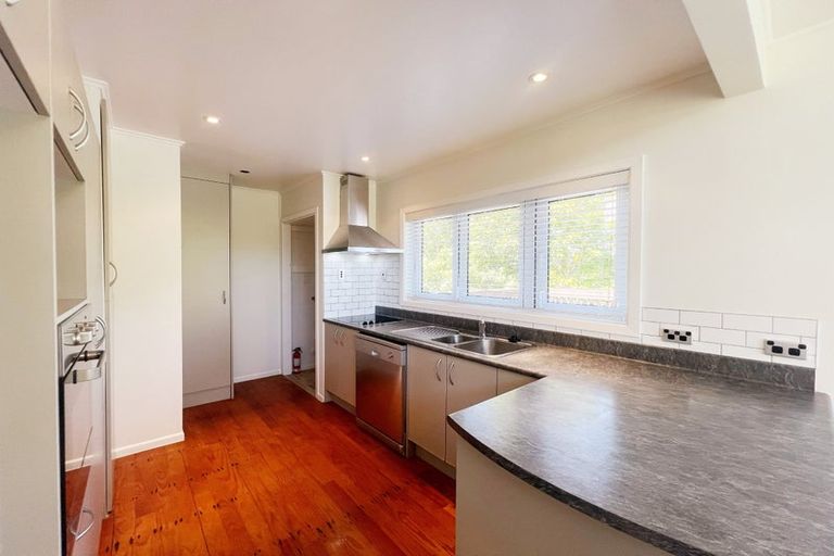 Photo of property in 64 Divich Avenue, Te Atatu South, Auckland, 0610