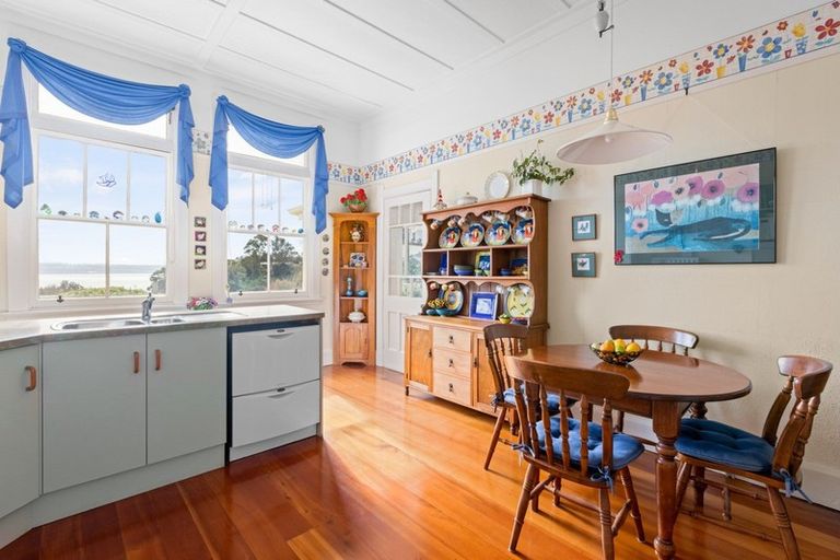 Photo of property in 11 Finnis Lane, Hospital Hill, Napier, 4110