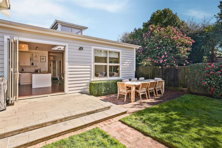 Photo of property in 18 Saint James Avenue, Papanui, Christchurch, 8053