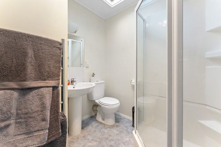 Photo of property in 393 Aokautere Drive, Aokautere, Palmerston North, 4471