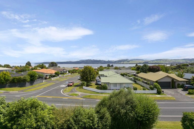 Photo of property in 65 Arrowsmith Avenue, Waipahihi, Taupo, 3330