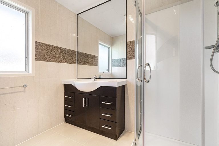 Photo of property in 12 Pureora Place, Clendon Park, Auckland, 2103