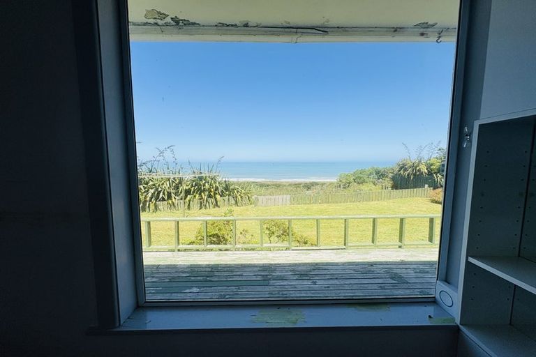 Photo of property in 1 Kapiti Terrace, Castlecliff, Whanganui, 4501