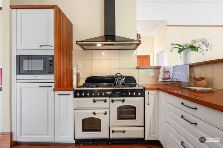 Photo of property in 32 Woodland Road, Johnsonville, Wellington, 6037