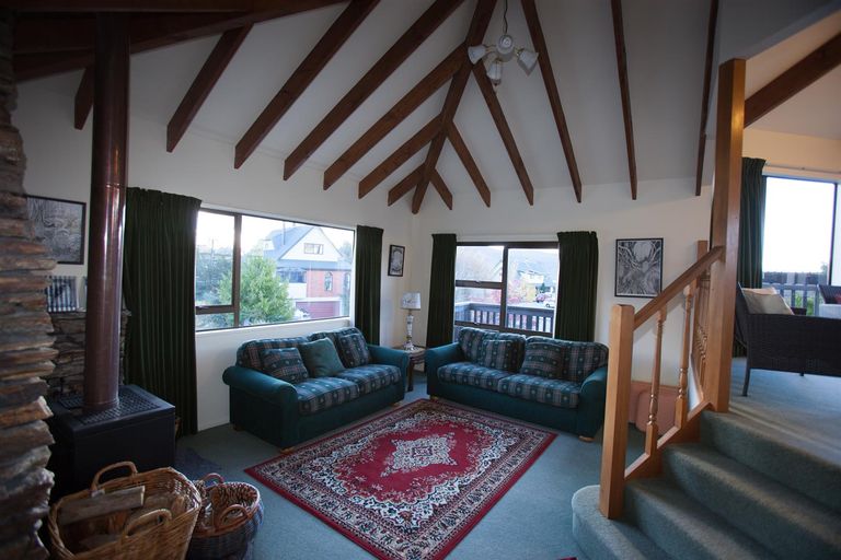 Photo of property in 1 Burnett Place, Lake Tekapo, 7999