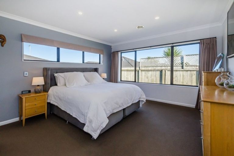 Photo of property in 7 Consort Close, Paraparaumu Beach, Paraparaumu, 5032