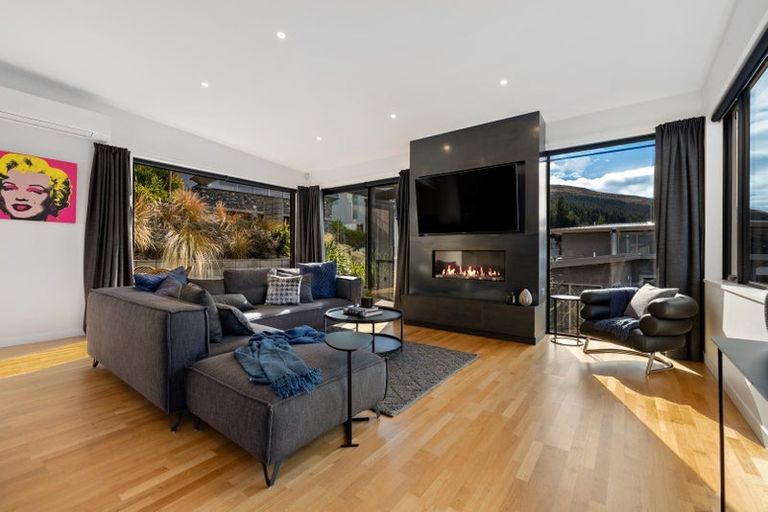 Photo of property in 5 Lancewood Lane, Queenstown, 9300