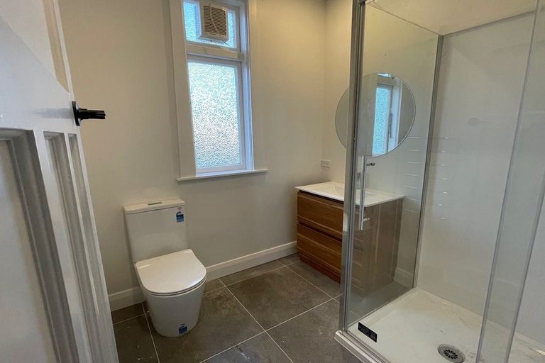 Photo of property in 11 Moffitt Street, Vogeltown, Wellington, 6021