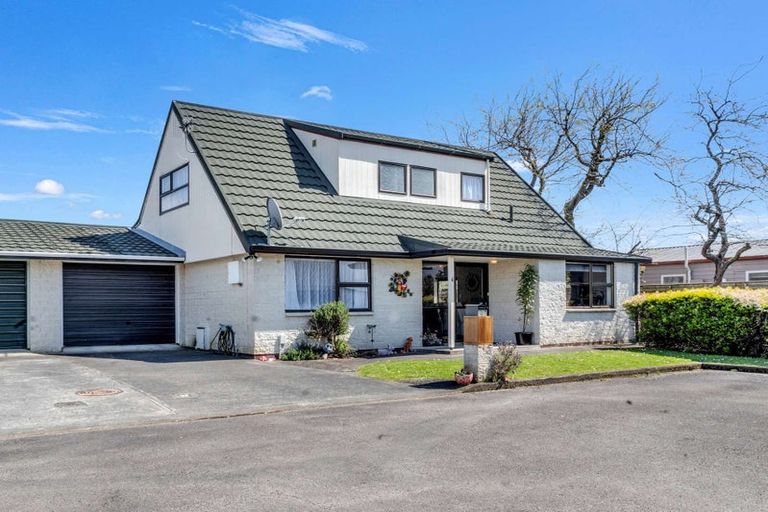 Photo of property in 4 Charisma Court, Kelvin Grove, Palmerston North, 4414