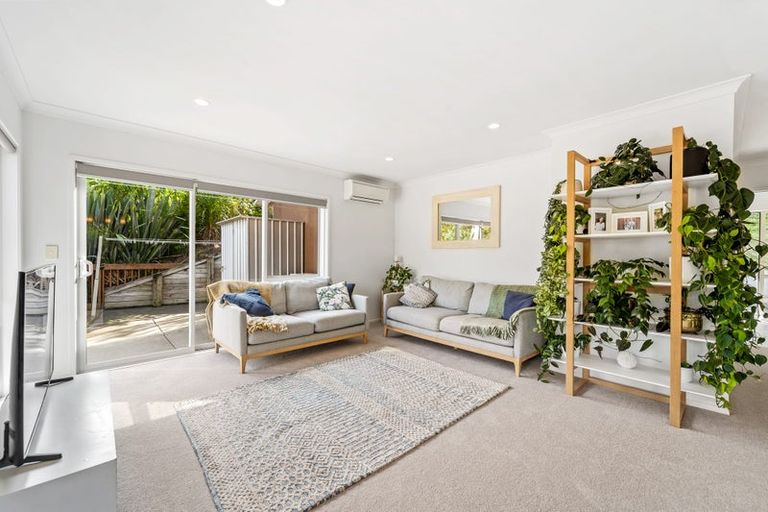 Photo of property in 1143a Whangaparaoa Road, Tindalls Beach, Whangaparaoa, 0930