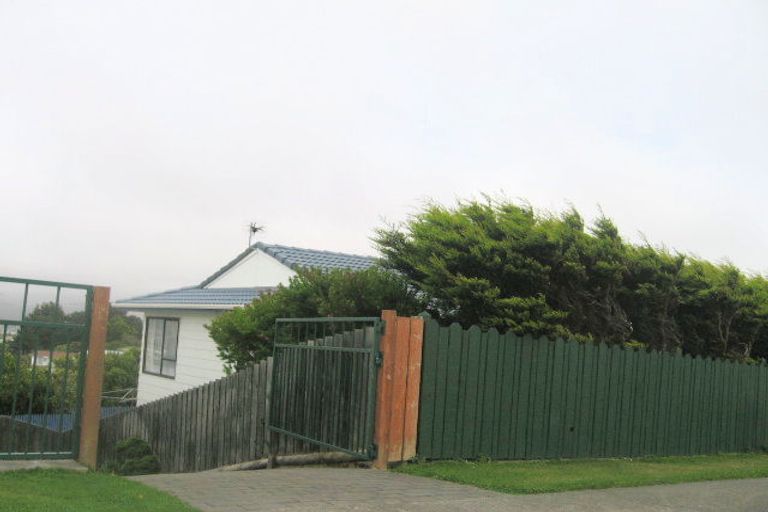 Photo of property in 16 Almora View, Ascot Park, Porirua, 5024
