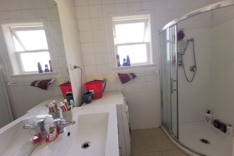 Photo of property in 3/2090 Great North Road, Avondale, Auckland, 0600