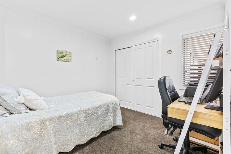 Photo of property in 10g Tupare Place, Highlands Park, New Plymouth, 4312