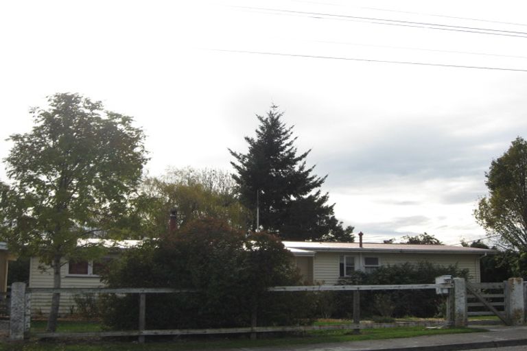 Photo of property in 66 Northumberland Street, Tapanui, 9522