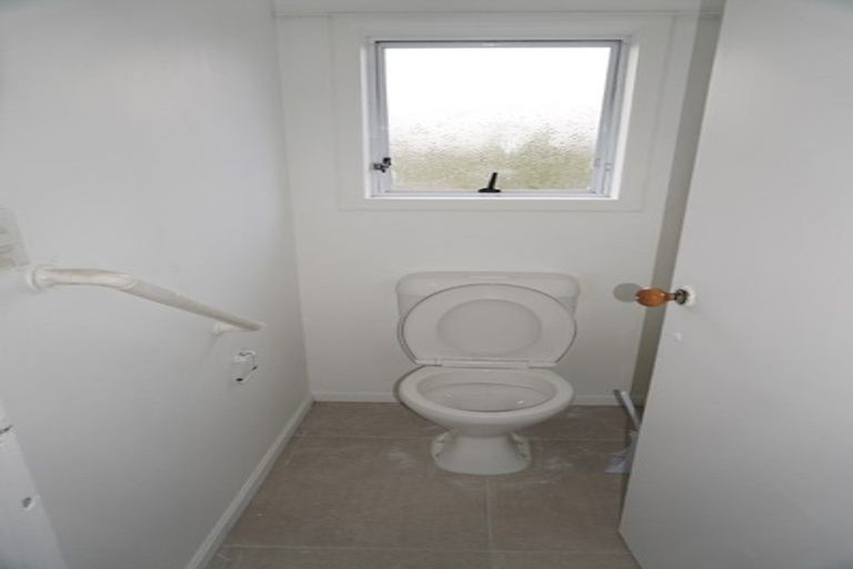 Photo of property in 27 Lyons Avenue, Murrays Bay, Auckland, 0630