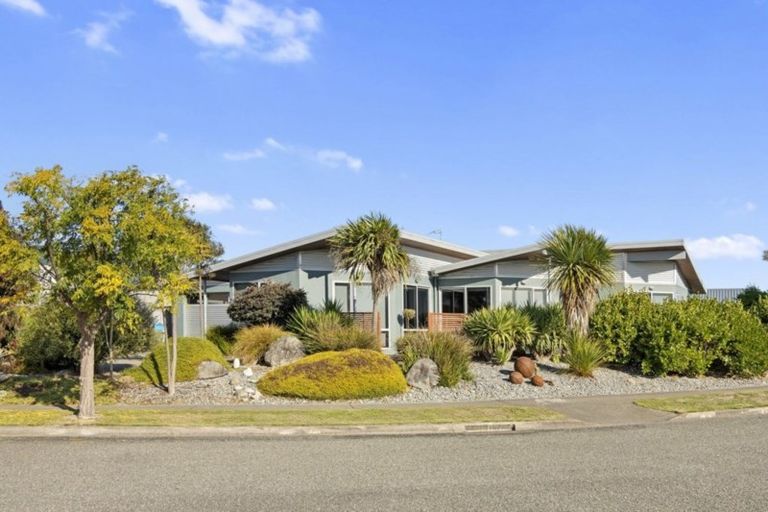 Photo of property in 35 Monaco View, Stoke, Nelson, 7011