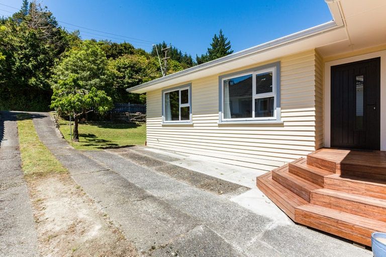Photo of property in 112 Coast Road, Wainuiomata, Lower Hutt, 5014