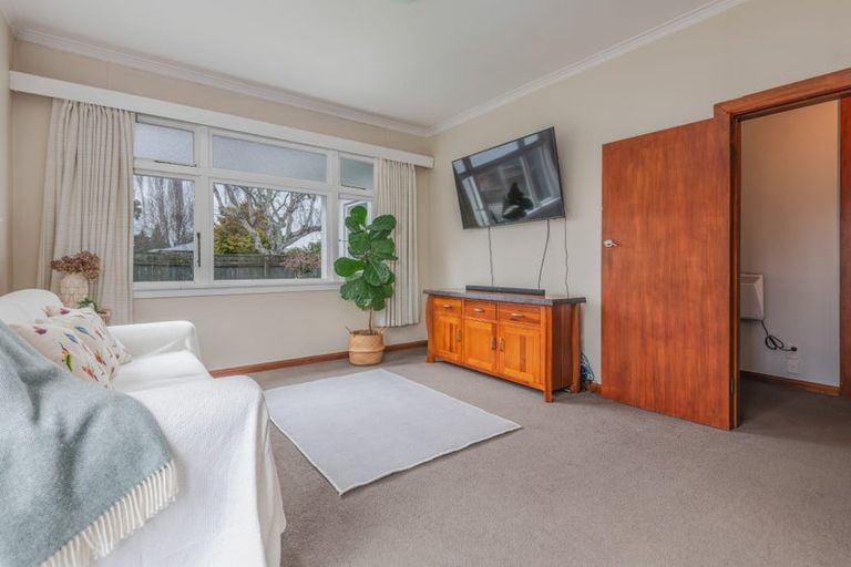 Photo of property in 6 Franklin Avenue, Hokowhitu, Palmerston North, 4410