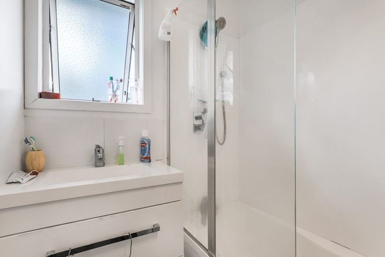 Photo of property in 12 Surrey Street, Manurewa, Auckland, 2102