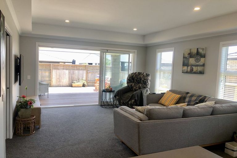 Photo of property in 9 Kotiate Street, Papamoa Beach, Papamoa, 3118