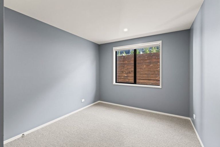 Photo of property in 2 Piper Way, Glen Avon, New Plymouth, 4312