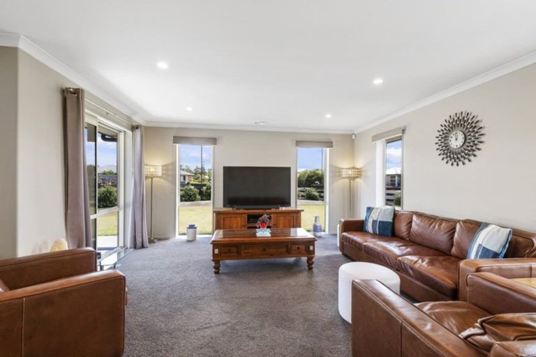 Photo of property in 2 Binyon Place, Rolleston, 7614