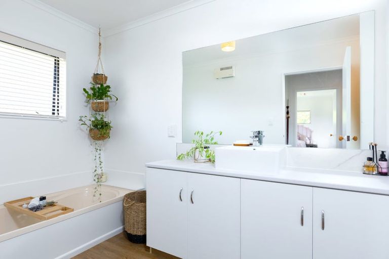 Photo of property in 108 Moana View Road, Waikawa, Picton, 7220