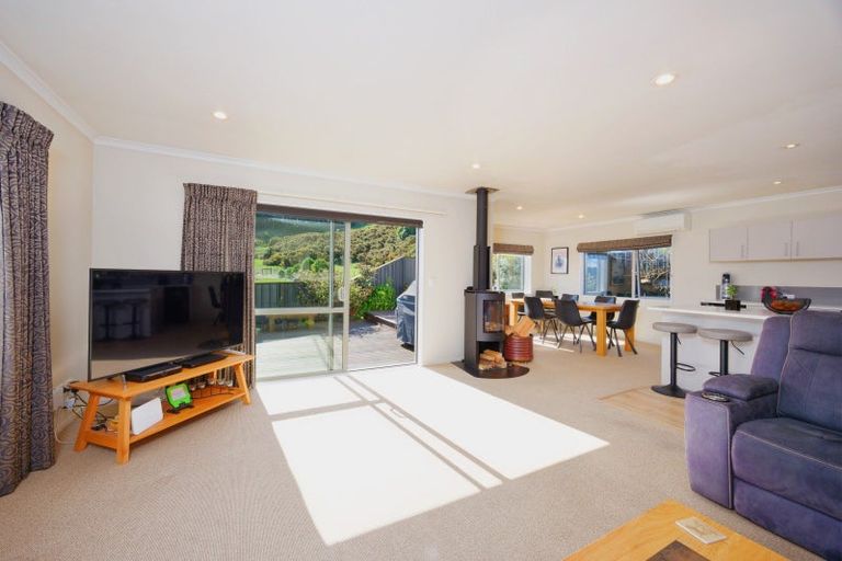 Photo of property in 61 Kotuku Road, South Bay, Kaikoura, 7300