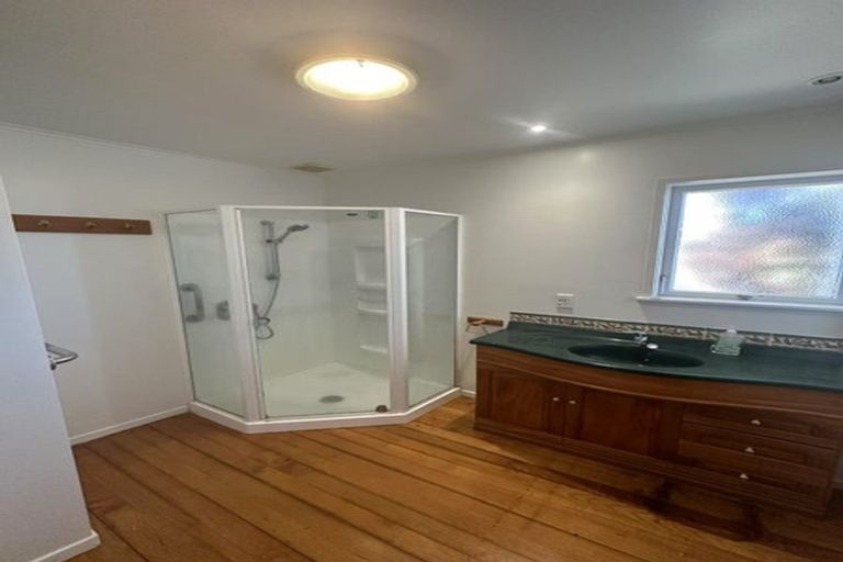 Photo of property in 6 Raines Avenue, Forrest Hill, Auckland, 0620