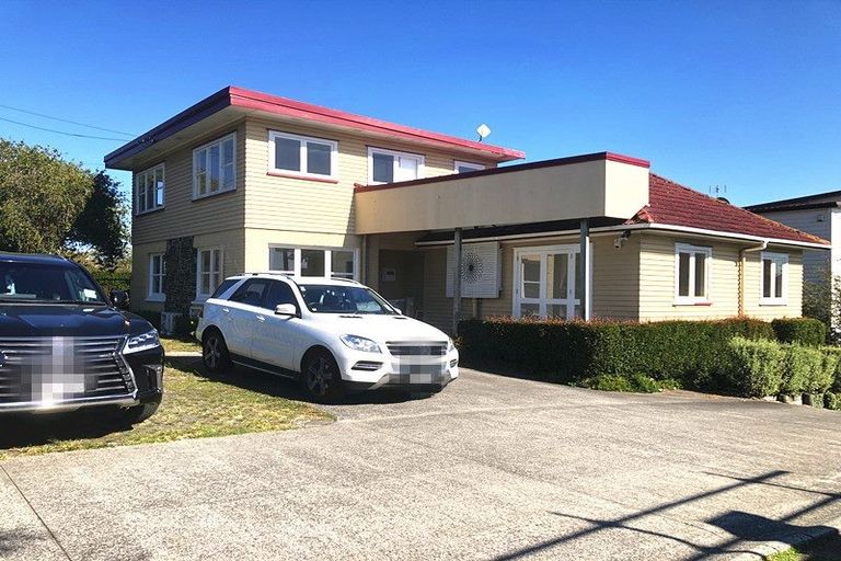 Photo of property in 12-14 Clevedon Road, Papakura, 2110