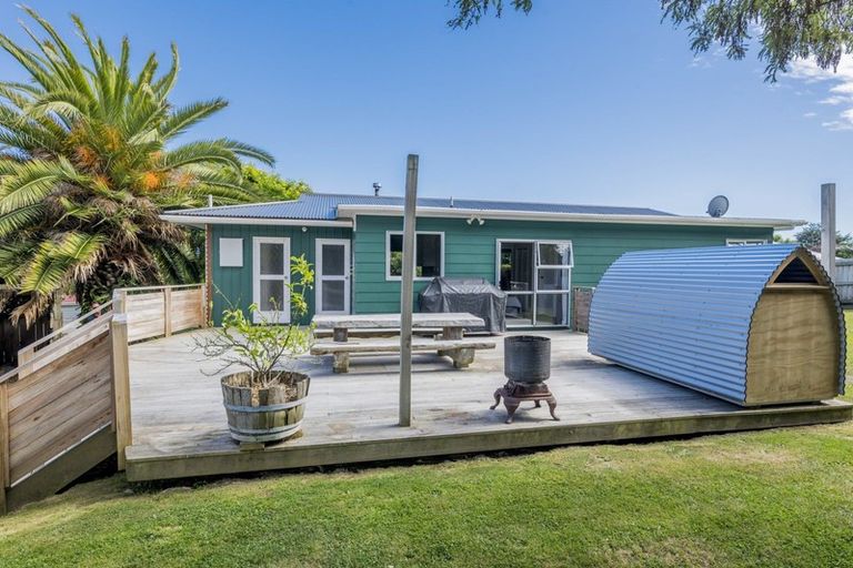 Photo of property in 21 Ruru Street, Waikanae, 5036