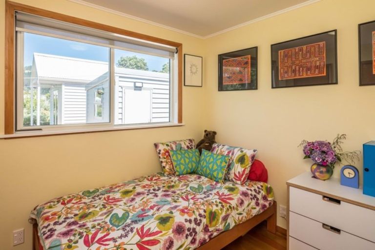 Photo of property in 6 Horomona Road, Paekakariki, 5034