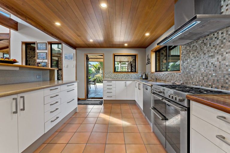 Photo of property in 34 Motutara Road, Muriwai, Waimauku, 0881