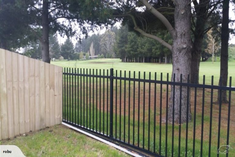 Photo of property in 33 Kohunga Crescent, Bottle Lake, Christchurch, 8083