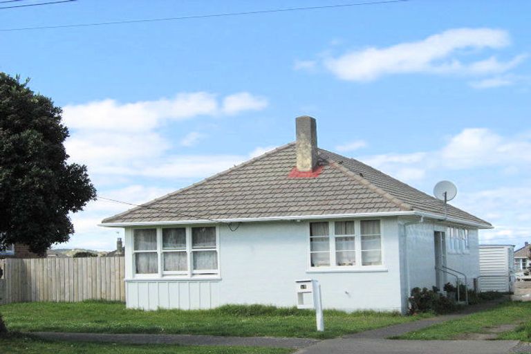 Photo of property in 15 Maire Street, Gonville, Whanganui, 4501