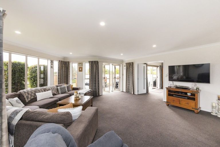 Photo of property in 3 Brooklyn Heights Drive, Kelvin Grove, Palmerston North, 4414