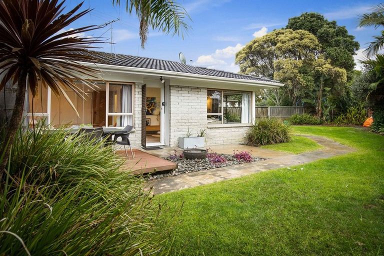Photo of property in 1/18 Montmere Avenue, Te Atatu Peninsula, Auckland, 0610