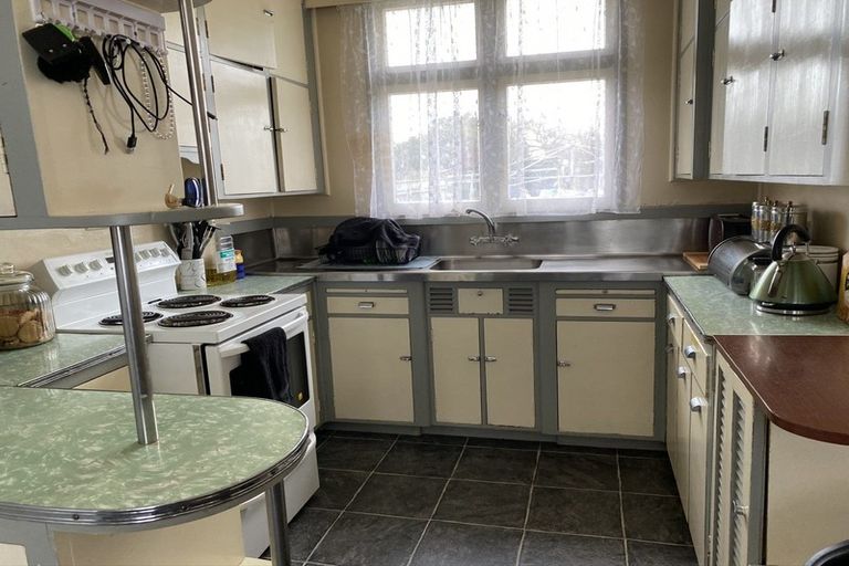 Photo of property in 24 Turuturu Road, Hawera, 4610