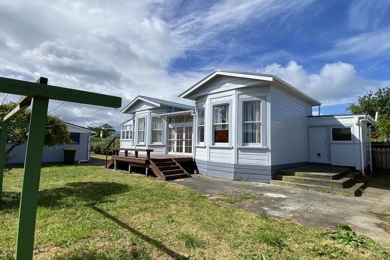 Photo of property in 131 Weraroa Road, Levin, 5510