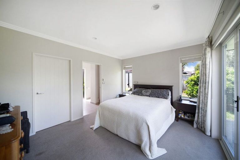 Photo of property in 14 Pescara Point, Karaka, Papakura, 2113