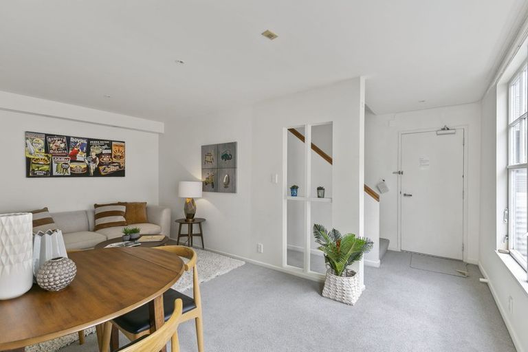 Photo of property in Hopper Street Apartments, 2/20 Hopper Street, Mount Cook, Wellington, 6011
