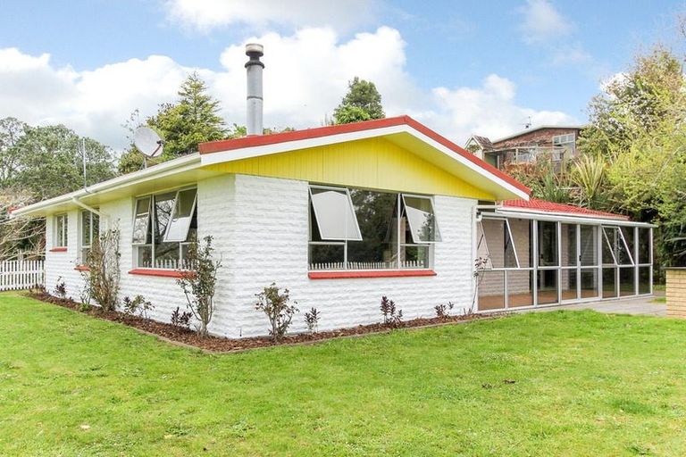 Photo of property in 114 Huatoki Street, Frankleigh Park, New Plymouth, 4310
