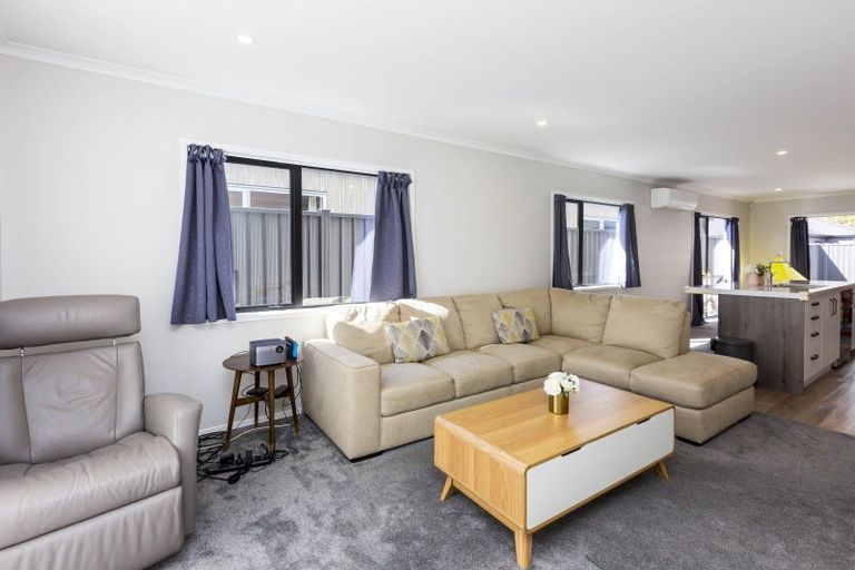 Photo of property in 13 Te Kaeaea Crescent, Wallaceville, Upper Hutt, 5018