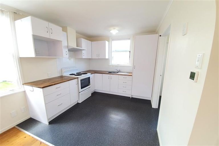 Photo of property in 11a Forth Terrace, Roslyn, Palmerston North, 4414