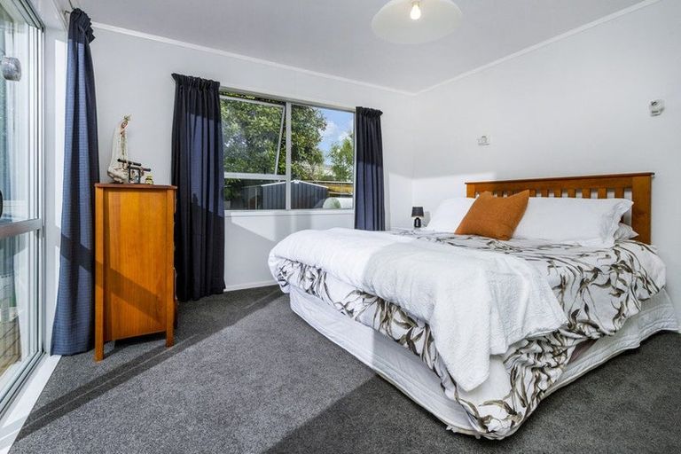Photo of property in 42 Hellyers Street, Birkdale, Auckland, 0626