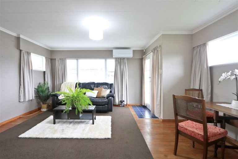 Photo of property in 87a Karamu Crescent, Wainuiomata, Lower Hutt, 5014