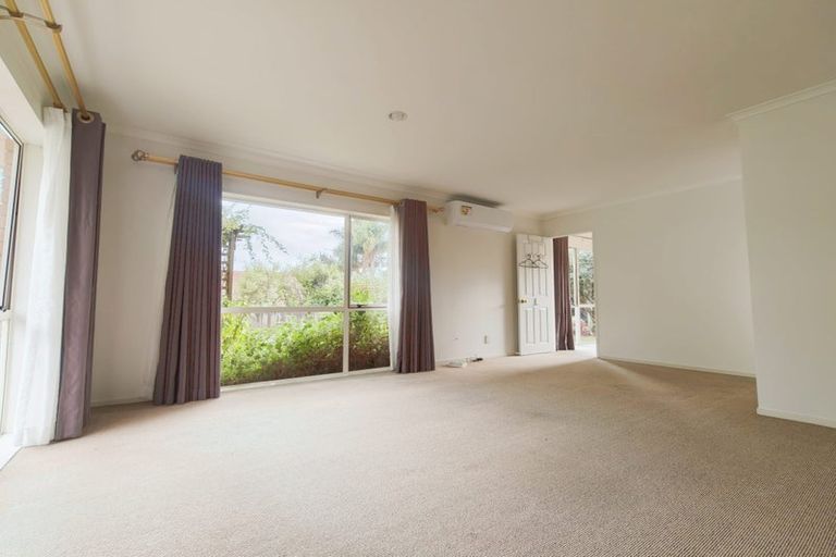 Photo of property in 3 Pukatea Avenue, Albany, Auckland, 0632